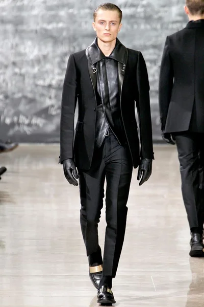 Look 7